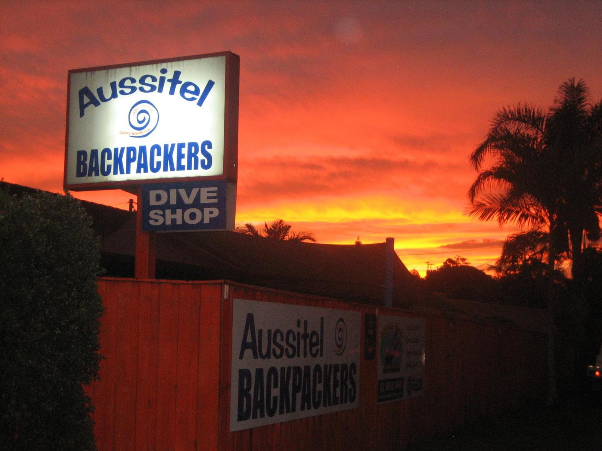 Aussitel Backpackers Hostel Кофс Харбър Екстериор снимка