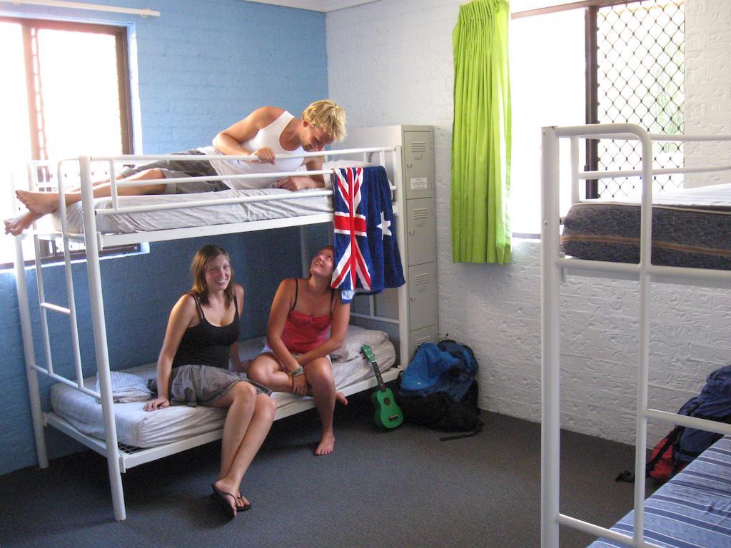 Aussitel Backpackers Hostel Кофс Харбър Стая снимка