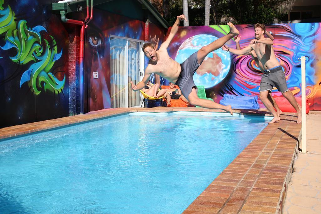 Aussitel Backpackers Hostel Кофс Харбър Екстериор снимка