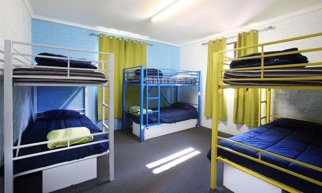 Aussitel Backpackers Hostel Кофс Харбър Екстериор снимка